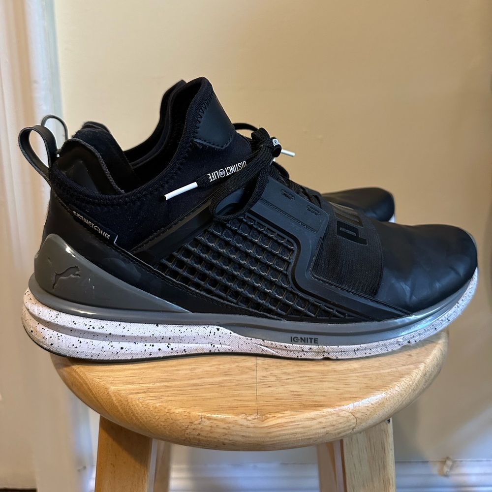 Puma Sneakers
